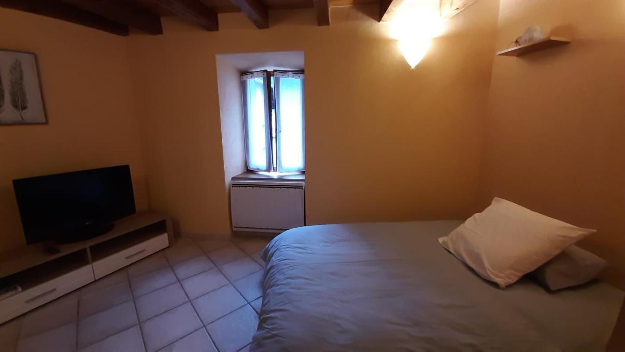 Petite Maison De Village Situee Entre Lacs, Cascades Et Montagnes Virieu-le-Grand Luaran gambar