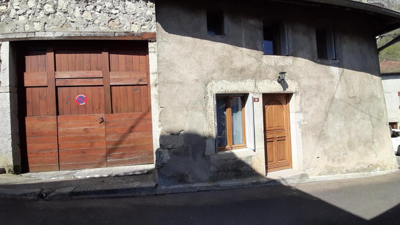 Petite Maison De Village Situee Entre Lacs, Cascades Et Montagnes Virieu-le-Grand Luaran gambar