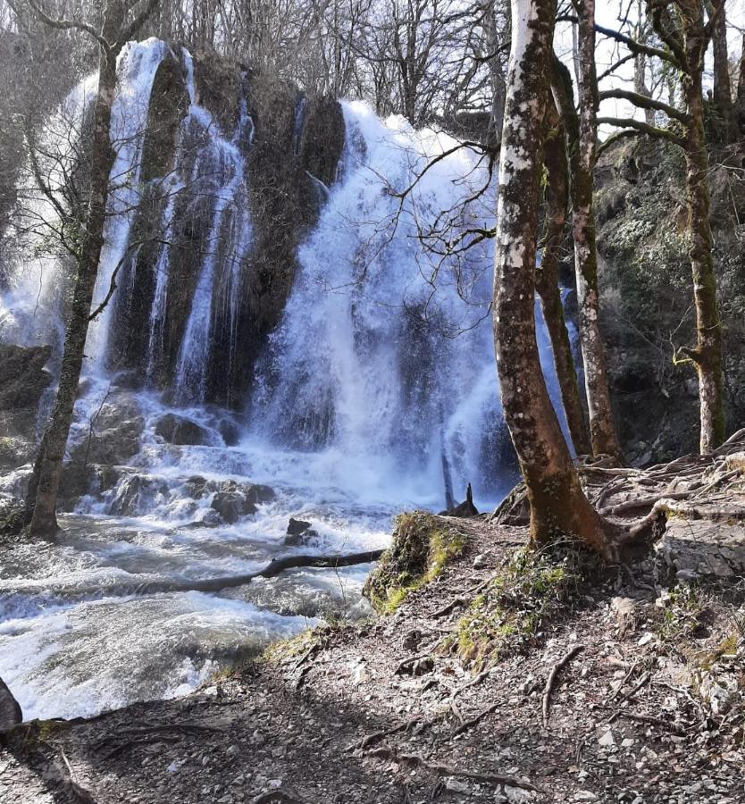 Petite Maison De Village Situee Entre Lacs, Cascades Et Montagnes Virieu-le-Grand Luaran gambar
